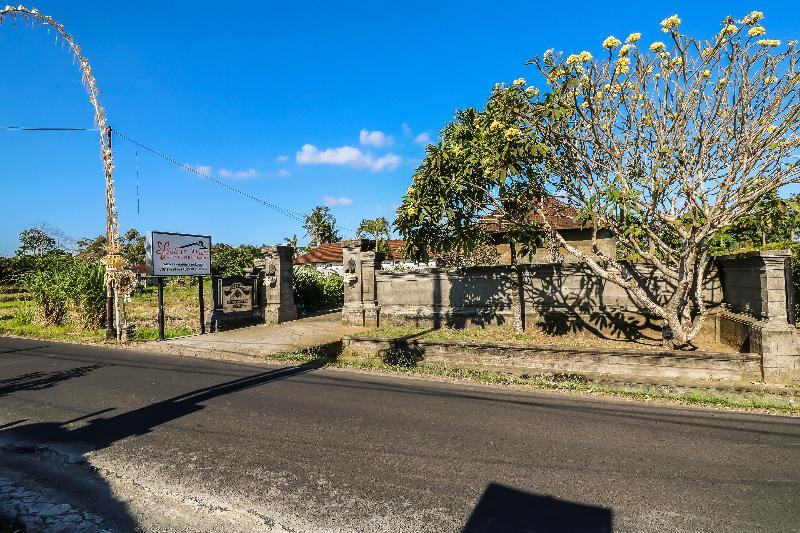 Sekar Arum Riverside Resort In Canggu Танах Лот Экстерьер фото